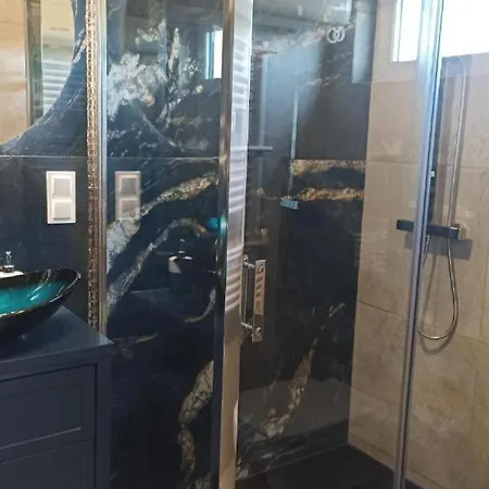 Anielski Zakatek J&r Nad Baltykiem Delux Z Balia Ogrodowa Z Jacuzzi I Klimatyzacja * ملنك